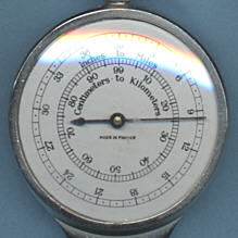 HC-HB Paris Mechanical Curvimeter: front scales (click for larger image, 35k)