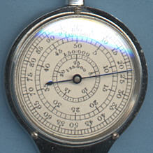 HC-HB Paris Mechanical Curvimeter: front scales (click for larger image, 40k)