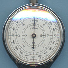 HC-HB Paris Mechanical Curvimeter: front scales (click for larger image, 41k)
