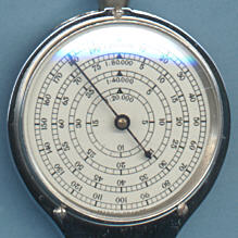 HC-HB Paris Mechanical Curvimeter: front scales (click for larger image, 50k)