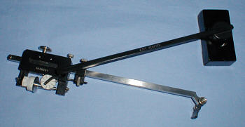 Compensating Polar Planimeter A. Ott: top view  (click for larger image, 58k)