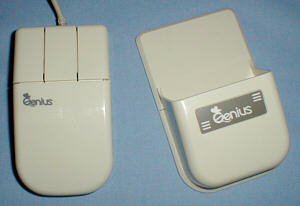 Genius GM-F 302: mouse with garage (click for larger image, 43k)