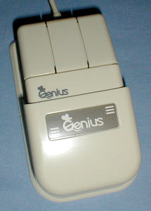 Genius GM-F 302: Maus mit Garage