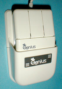 Genius GM-F 303: Maus mit Garage