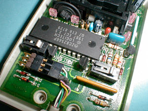 Logitech M8-2F-9F: detail: circuitry (click for larger image, 105k)