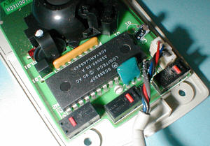 Logitech M-AC13-4MD: Detail: Schaltung (gr&ouml;&szlig;eres Bild 81k)