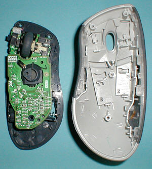 Logitech M-RK53 Cordless MouseMan Wheel: inside the mouse (click for larger image, 71k)