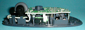 Logitech M-RK53 Cordless MouseMan Wheel: offene Maus: Seitenansicht (gr&ouml;&szlig;eres Bild 43k)