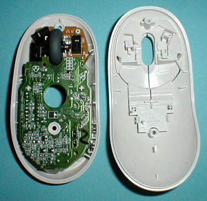 Logitech M-RN68 Cordless Mouse: inside the mouse (click for larger image, 87k)