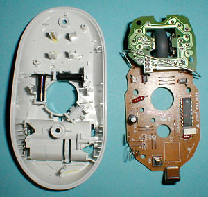 Logitech M-RN68 Cordless Mouse: inside the mouse (click for larger image, 85k)