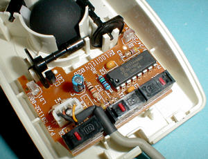 Logitech M-S30: detail: inside (click for larger image, 89k)