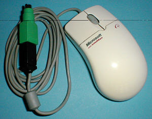 Microsoft IntelliMouse w/IntelliEye 1.0: top view (click for larger image, 72k)