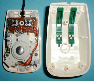 Microsoft Mouse: inside (click for larger image, 85k)