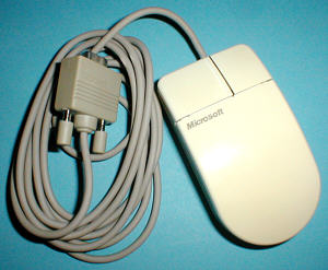 Microsoft Serial-PS/2 Compatible Mouse: top view (click for larger image, 76k)