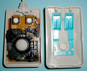 Mitsumi cc-Mouse: inside (click for larger image, 81k)