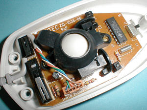 X'Tec FM-5 Feather Mouse 97: Detail (gr&ouml;&szlig;eres Bild 83k)